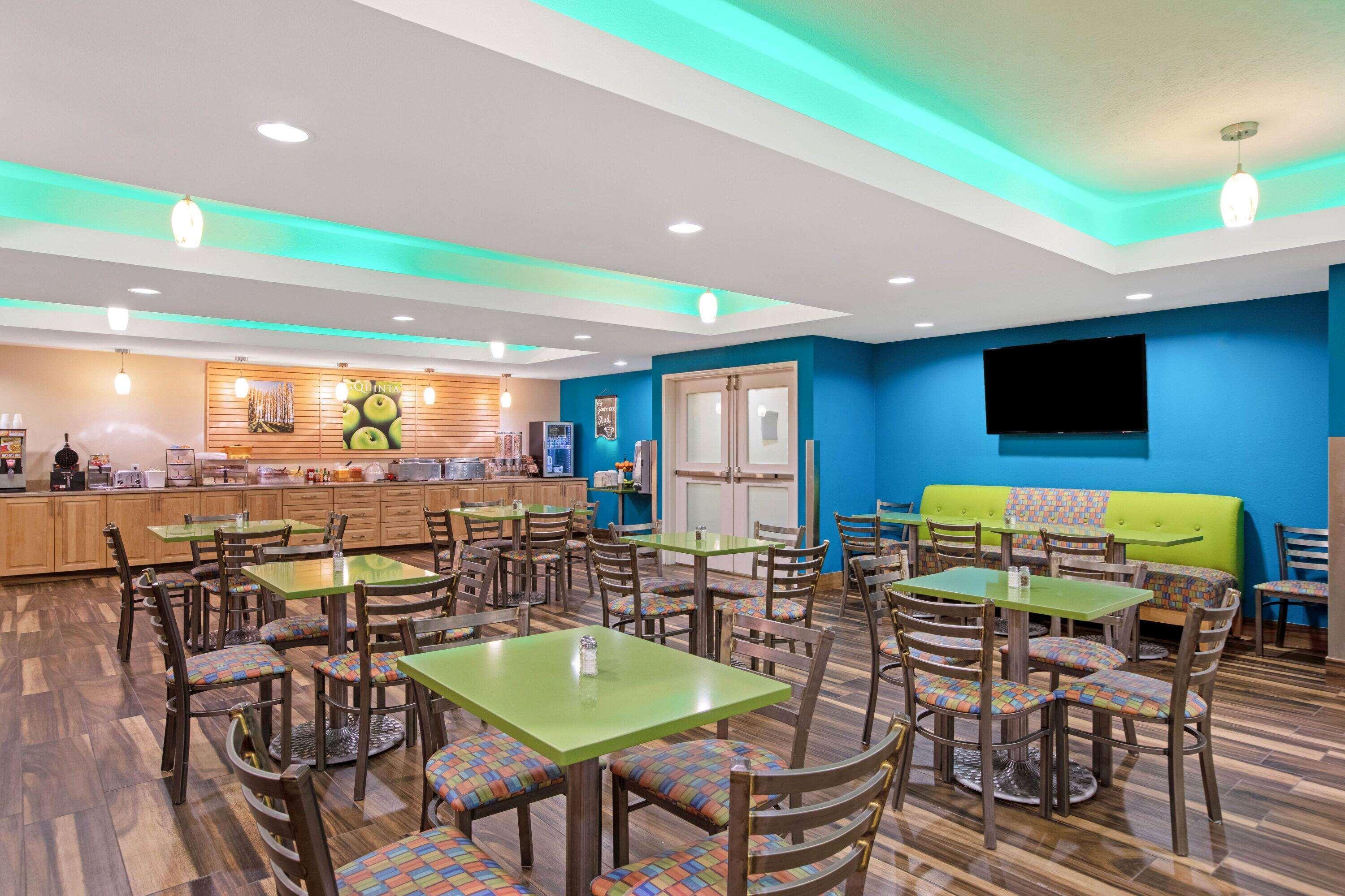 La Quinta By Wyndham Grand Forks Hotel Buitenkant foto