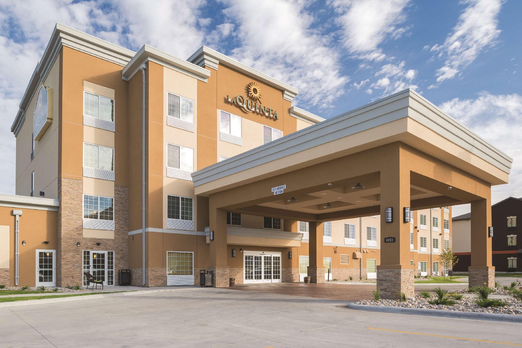 La Quinta By Wyndham Grand Forks Hotel Buitenkant foto
